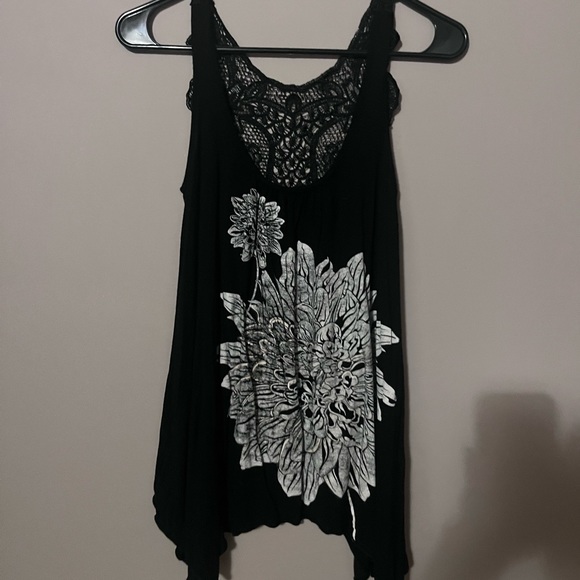 Floral black tank graphic blouse - Picture 2 of 4